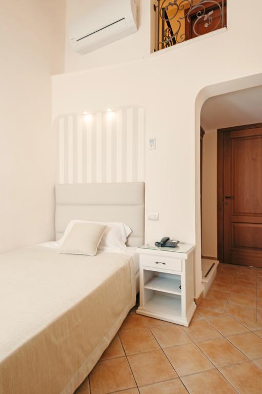 Hotel L'Arcangelo - Boutique Hotel Taranto Exterior photo